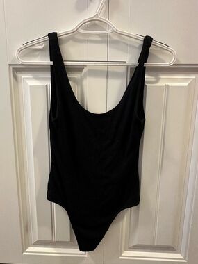 Aritzia Wilfred Black Scoop-Back Bodysuit
